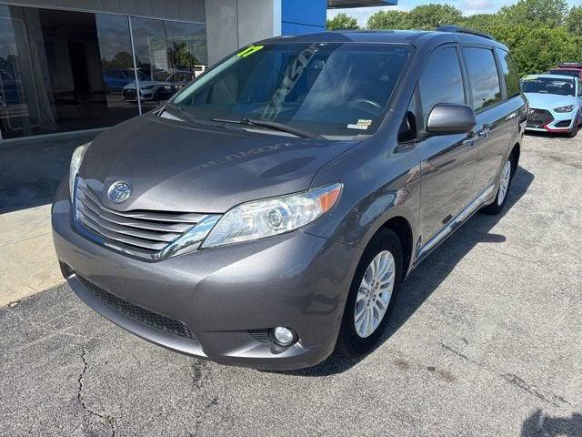 2017 Toyota Sienna XLE 8 Passenger for sale in Chanute, KS