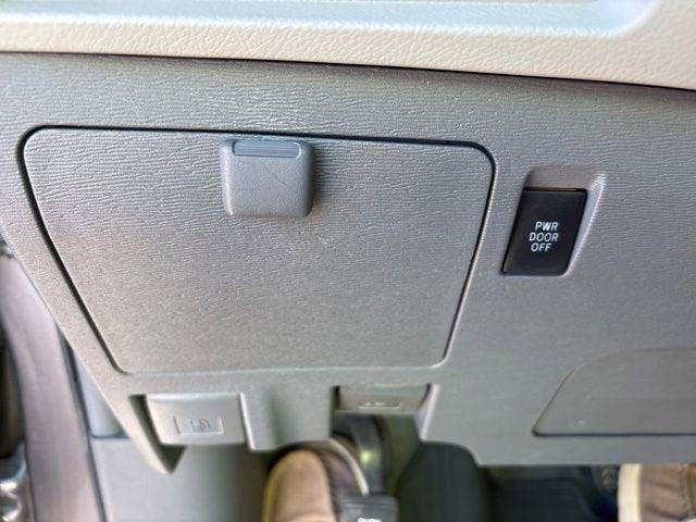 2017 Toyota Sienna XLE 8 Passenger