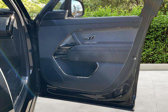 2025 Land Rover Range Rover Sport P360 SE