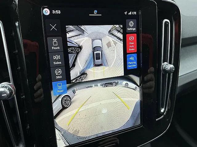 2026 Volvo XC40 Plus, B5 AWD Gas (mild hybrid), Dark