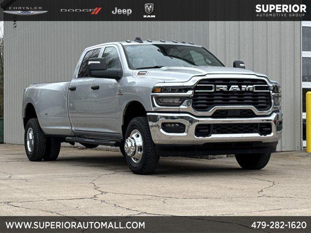 2026 RAM Ram 3500 RAM 3500 TRADESMAN CREW CAB 4X4 8 BOX