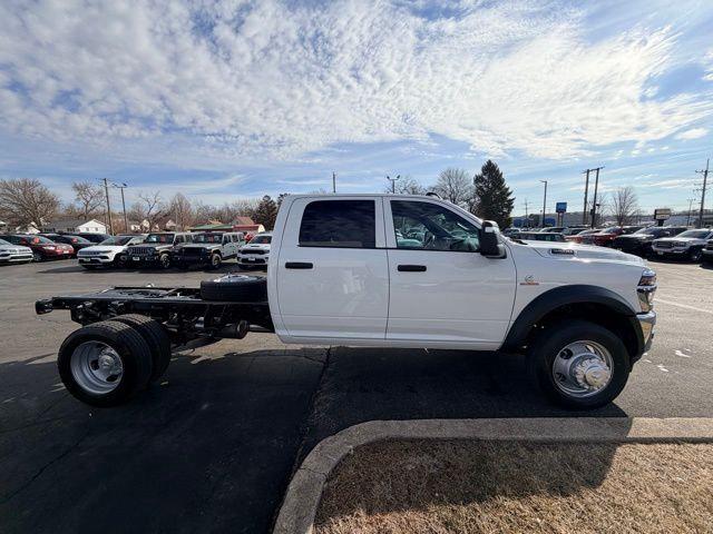 2026 RAM Ram 5500 Chassis Cab RAM 5500 TRADESMAN CHASSIS CREW CAB 4X4 60 CA