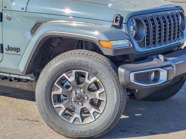 2026 Jeep Gladiator GLADIATOR SAHARA 4X4