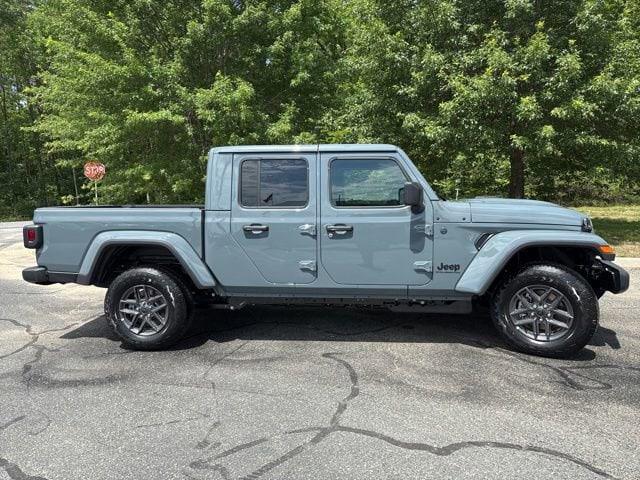 2026 Jeep Gladiator GLADIATOR SPORT S 4X4 2026 Jeep Gladiator GLADIATOR SPORT S 4X4