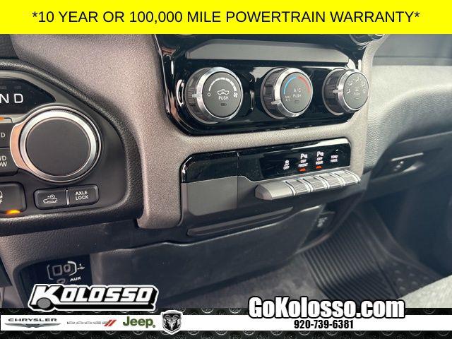 2026 Ram 1500 Warlock Crew Cab 4x4 5'7" Box