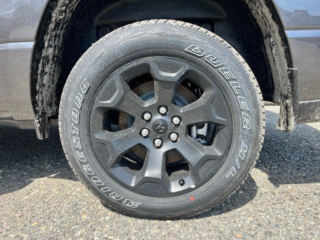 2026 Ram 1500 Express Crew Cab 4x4 5'7" Box