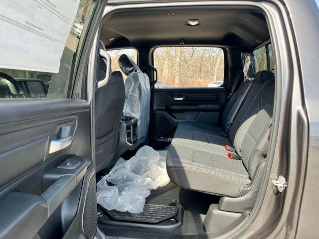 2026 Ram 1500 Express Crew Cab 4x4 5'7" Box