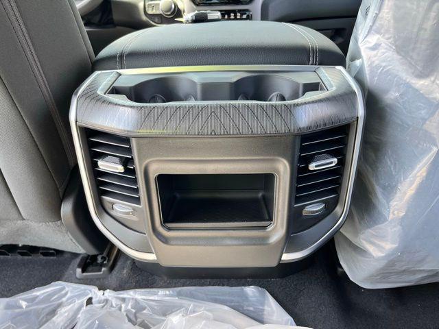 2026 Ram 1500 Express Crew Cab 4x4 5'7" Box