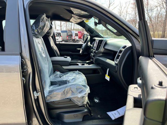 2026 Ram 1500 Express Crew Cab 4x4 5'7" Box