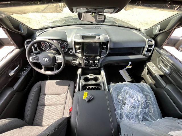 2026 Ram 1500 Express Crew Cab 4x4 5'7" Box