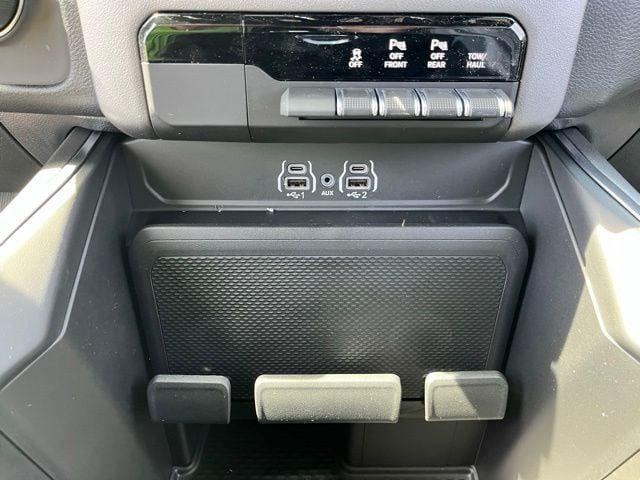 2026 Ram 1500 Express Crew Cab 4x4 5'7" Box