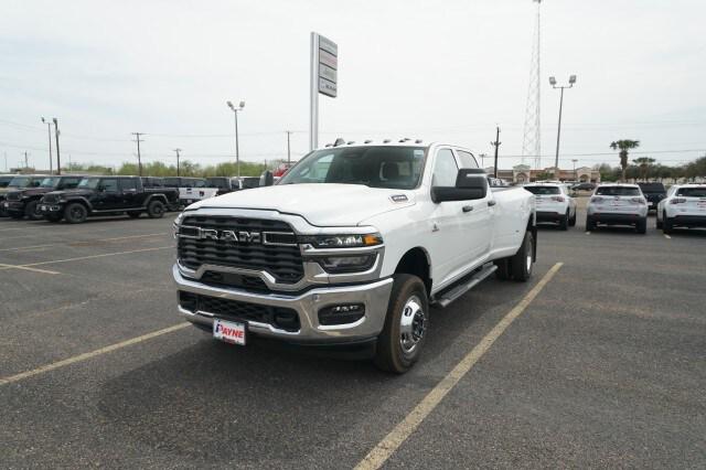 2026 RAM Ram 3500 RAM 3500 TRADESMAN CREW CAB 4X4 8 BOX