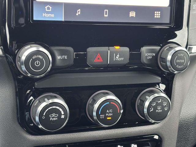 2026 Ram 1500 Express Crew Cab 4x4 5'7" Box