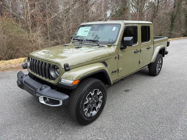 2026 Jeep Gladiator GLADIATOR SAHARA 4X4