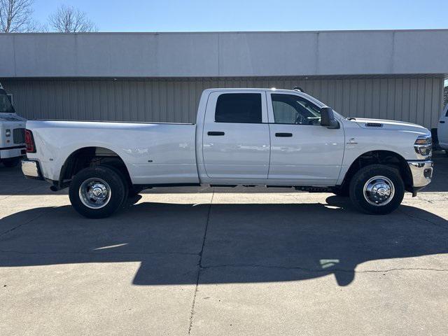 2026 RAM Ram 3500 RAM 3500 TRADESMAN CREW CAB 4X4 8 BOX