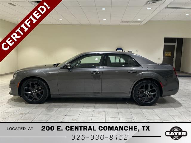 2022 Chrysler 300 Touring L