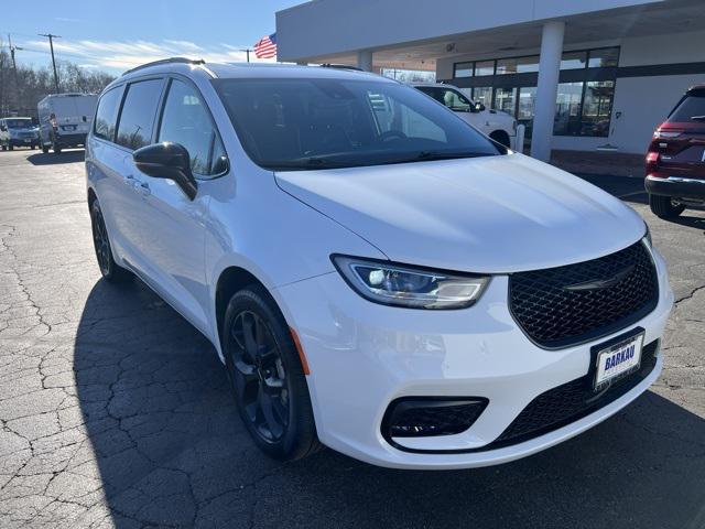 2023 Chrysler Pacifica Limited AWD