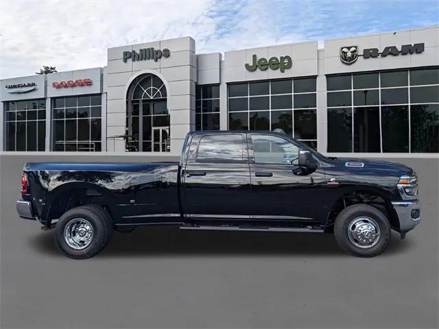2026 RAM Ram 3500 RAM 3500 TRADESMAN CREW CAB 4X4 8 BOX