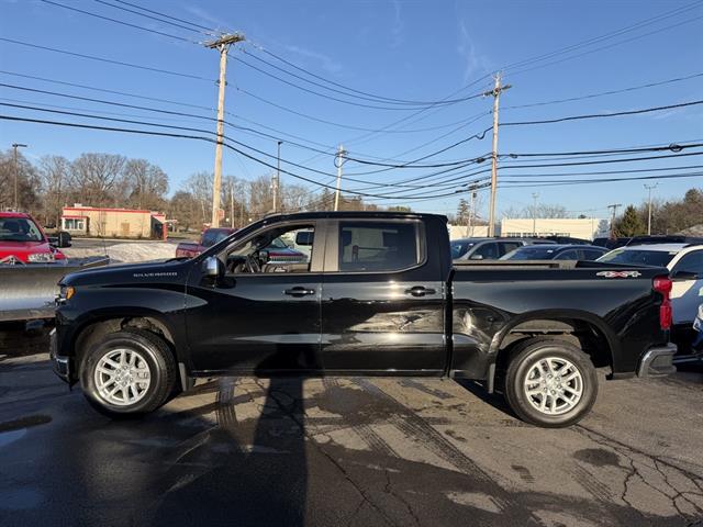 2022 Chevrolet Silverado 1500 4WD Crew Cab Short Bed LT with 2FL