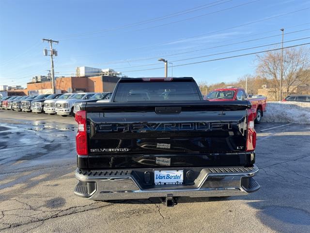 2022 Chevrolet Silverado 1500 4WD Crew Cab Short Bed LT with 2FL