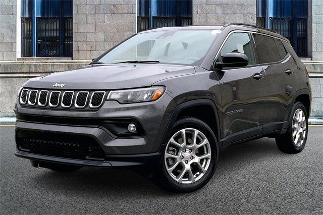 2023 Jeep Compass Latitude Lux FWD