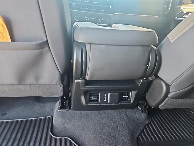 2022 GMC Sierra 1500 4WD Crew Cab Short Box Elevation