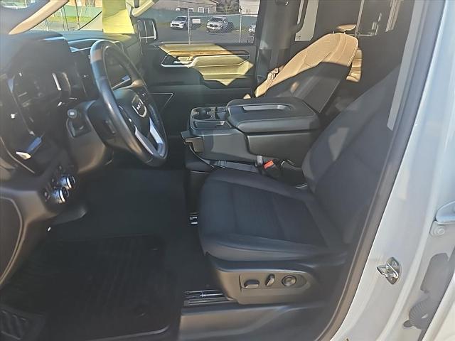 2022 GMC Sierra 1500 4WD Crew Cab Short Box Elevation