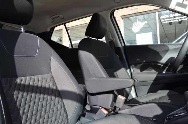 2022 Nissan Kicks S Xtronic CVT