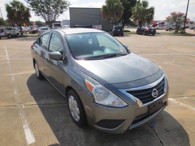 2016 Nissan Versa 1.6 S+
