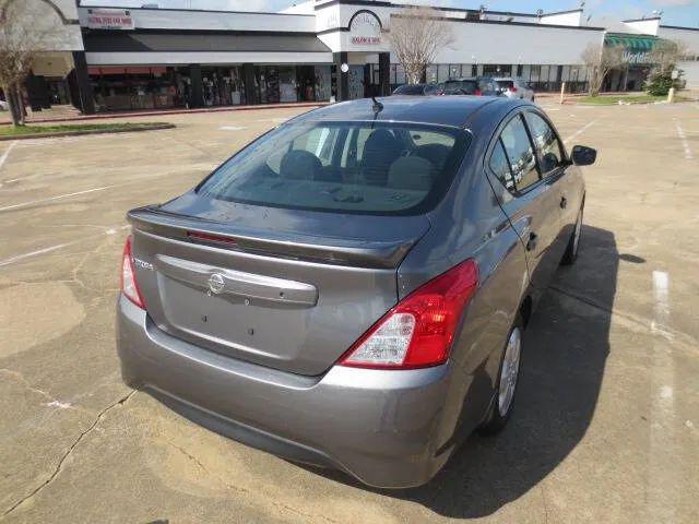 2016 Nissan Versa 1.6 S+
