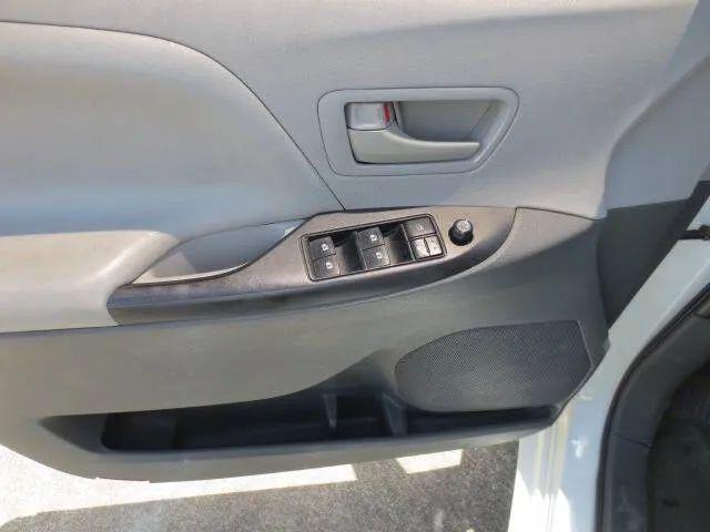 2016 Toyota Sienna L 7 Passenger