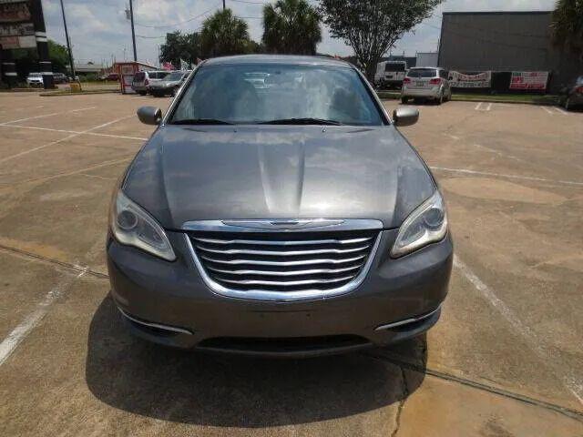 2013 Chrysler 200 LX