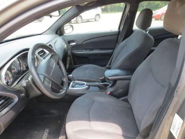 2013 Chrysler 200 LX