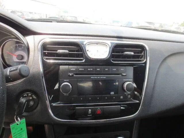 2013 Chrysler 200 LX