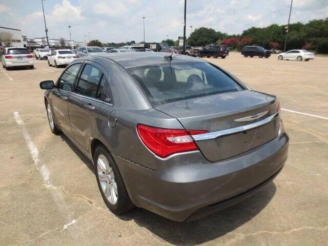 2013 Chrysler 200 LX