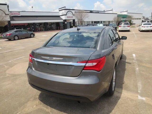 2013 Chrysler 200 LX