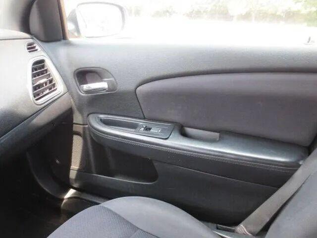 2013 Chrysler 200 LX