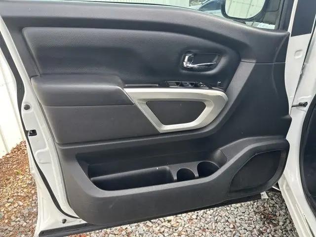 2018 Nissan Titan SV