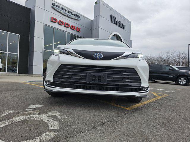 2023 Toyota Sienna XLE