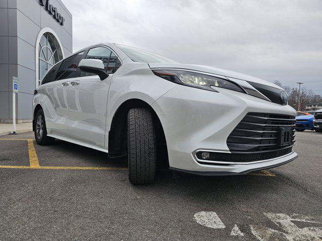 2023 Toyota Sienna XLE