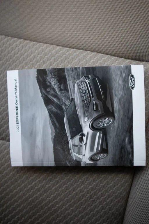 2021 Ford Explorer Base