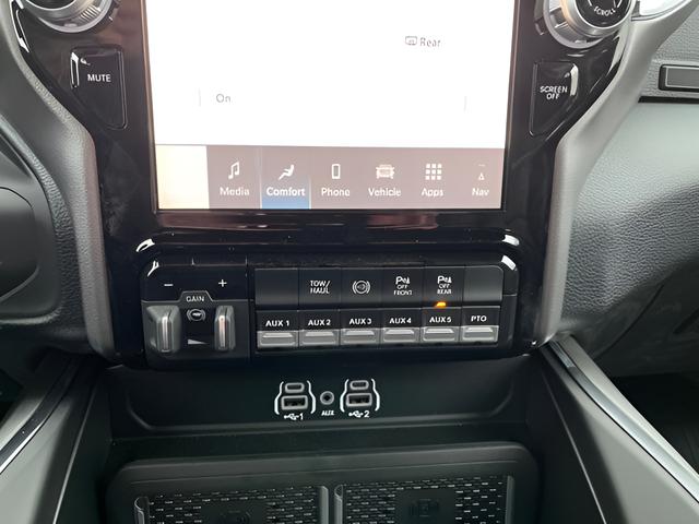 2026 Ram 3500 Tradesman/Big Horn