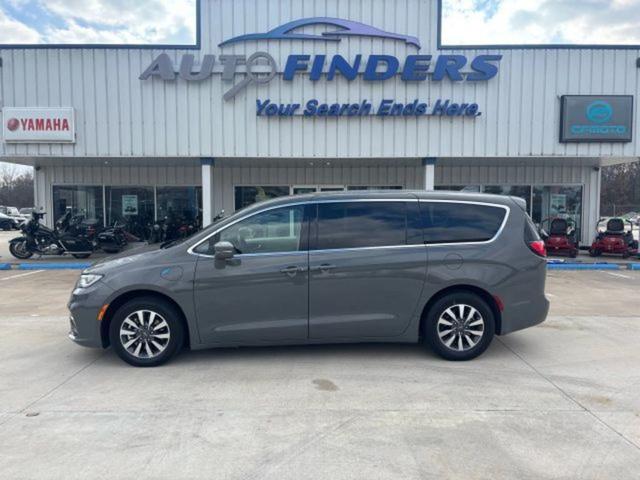 2022 Chrysler Pacifica Hybrid Touring L for sale in Roland, OK