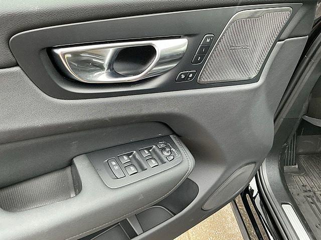 2026 Volvo XC60 Plug-In Hybrid Ultra, T8 AWD Electric/Gasoline, Dark