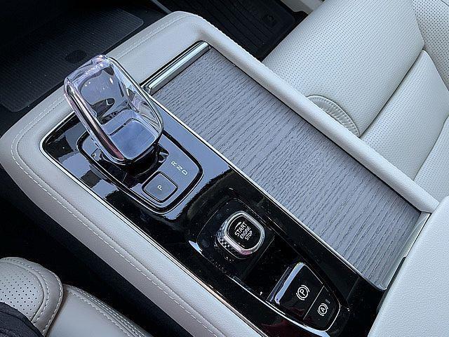 2026 Volvo XC90 Plug-In Hybrid Ultra, T8 AWD, Electric/Gasoline, Bright, 7 Seats