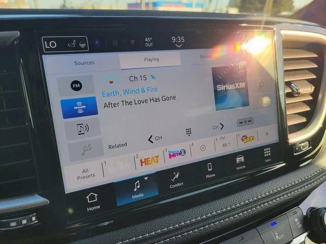2026 Chrysler Pacifica Select AWD