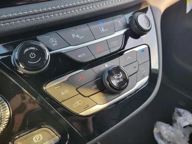 2026 Chrysler Pacifica Select AWD