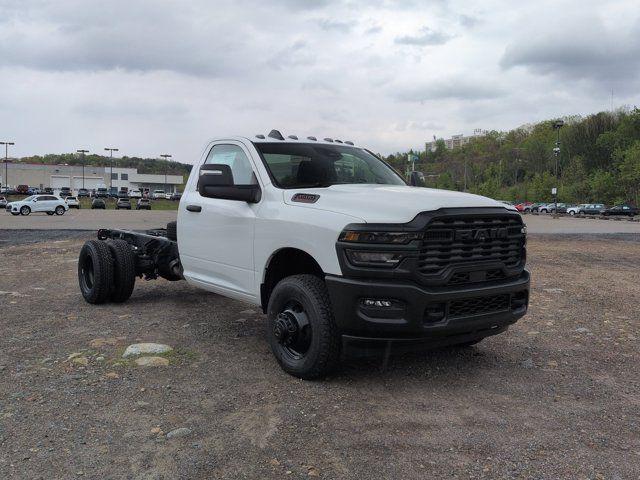 2026 RAM Ram 3500 Chassis Cab RAM 3500 TRADESMAN CHASSIS REGULAR CAB 4X4 84 CA 2026 RAM Ram 3500 Chassis Cab RAM 3500 TRADESMAN CHASSIS REGULAR CAB 4X4 84 CA