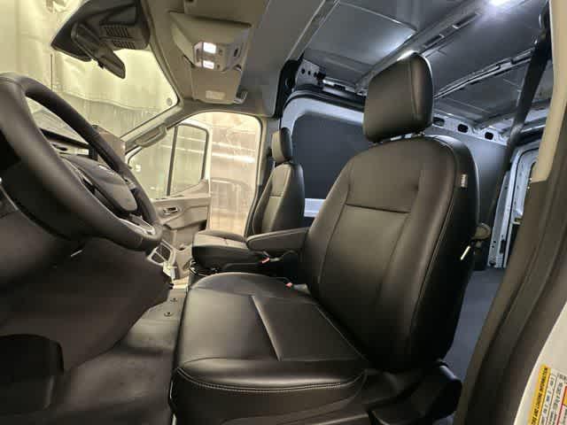 2026 Ford Transit Cargo Van T-250 148 Med Rf 9150 GVWR AWD