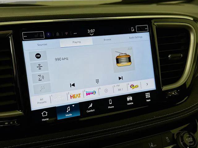 2026 Chrysler Pacifica Select AWD